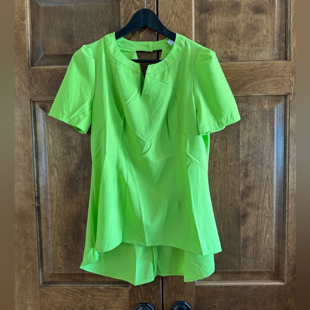 Face Face Lime Green Women's Blouse - Size Large - Brand New w/Tags